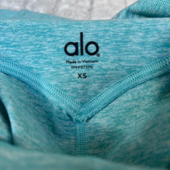 ALO Yoga | HIGH-WAIST ALOSOFT LOUNGE LEGGINGS Aqua Blue | XS - Picture 3 of 6